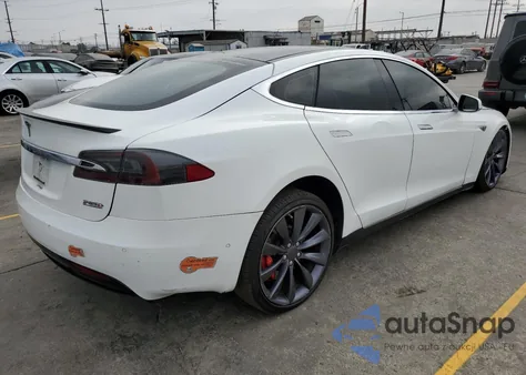 2014 Tesla Model S из США, поврежденный, VIN 5YJSA1H28EFP64012